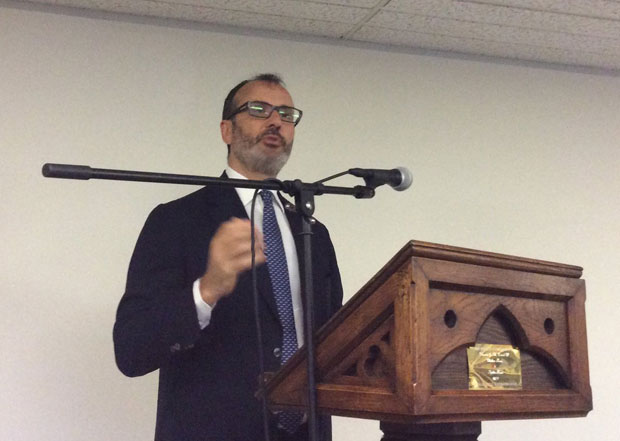 Сем Фабрици уместо Девенпорта?